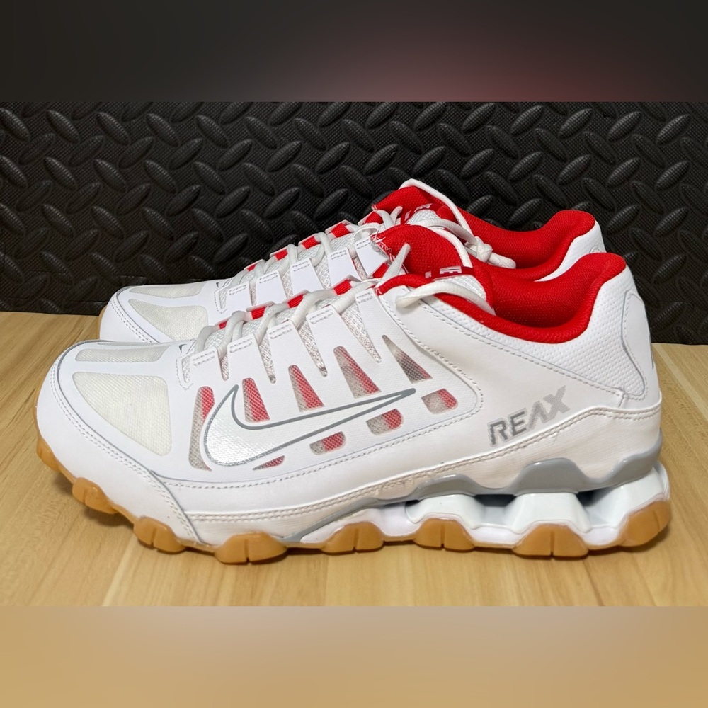 Nike Reax 8 TR Mesh White Chile Red Training Shoes 621716-103 Mens Size 10 - Picture 3 of 8